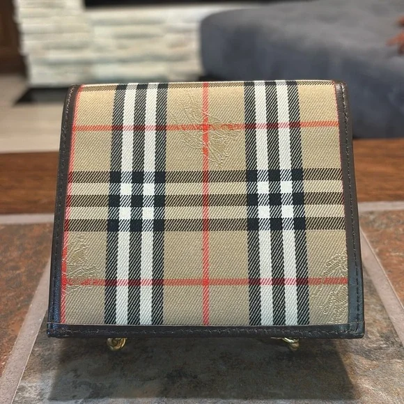 Burberry Bifold Kisslock Compact Wallet - EUC - Picture 2 of 14